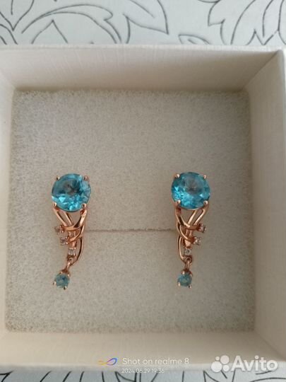 Золотые серьги с топазами