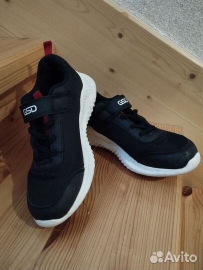 Кроссовки детские