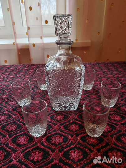 Графин хрустальный с рюмками