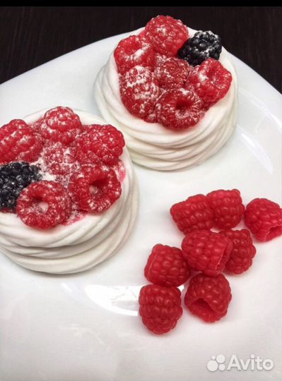 Подарок Мыло ручной работы Десерт Павлова ягодный