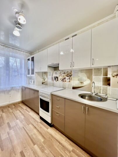 2-к. квартира, 60 м², 3/5 эт.