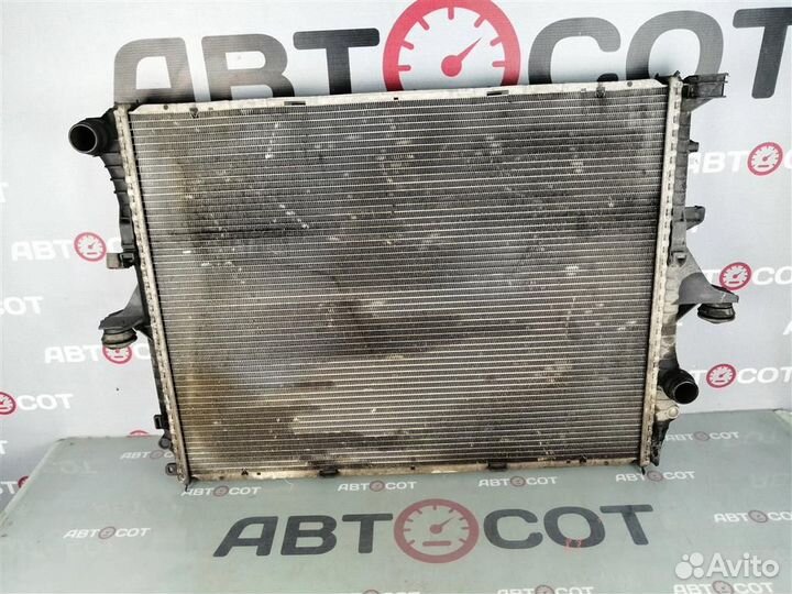 Радиатор системы охлаждения VW Touareg 7L 200320