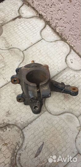 Поворотный кулак Volvo S40