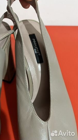 Босоножки женские