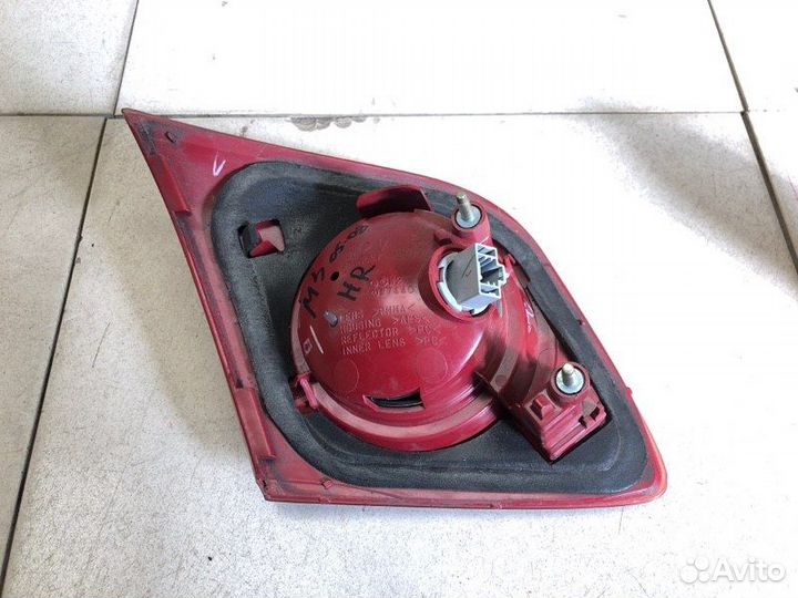 Фонарь В крышку багажника задний правый Mazda
