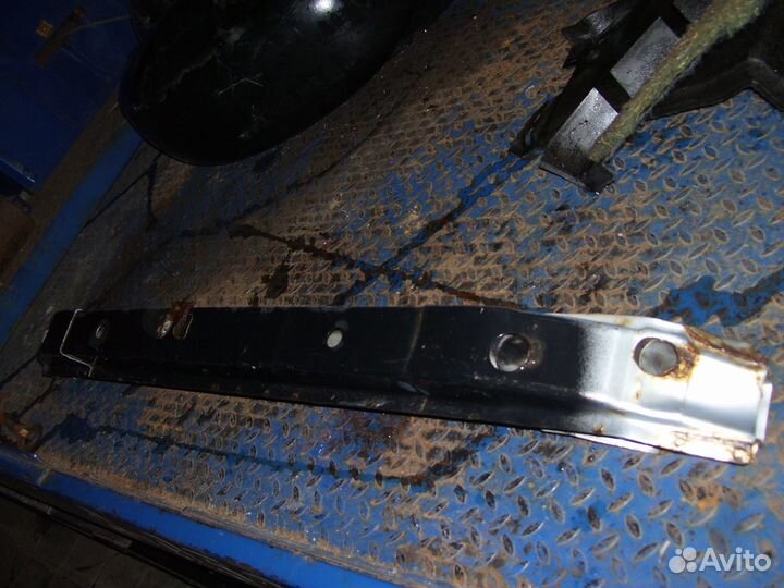 Митсубиси ланцер 9 усилитель переднего бампера