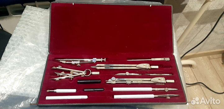 Готовальня Kinex Чехословакия (винтаж) + карандаши