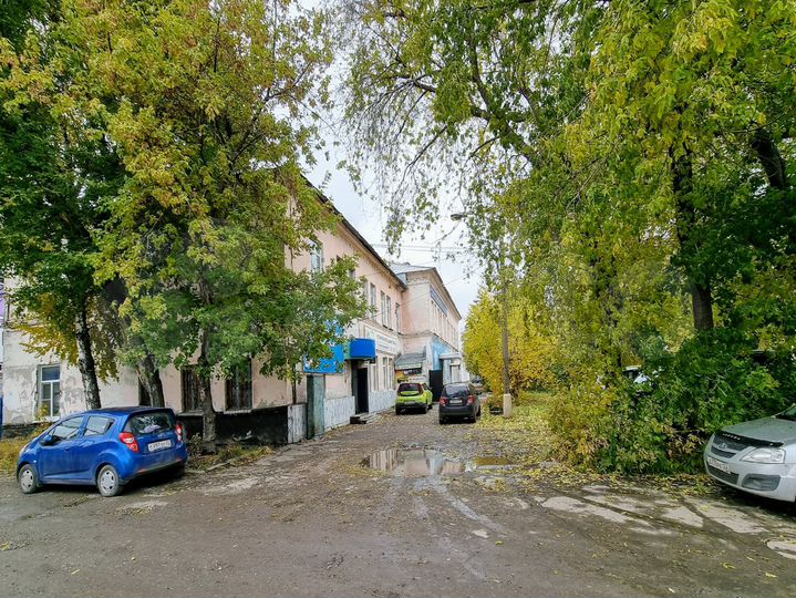 Административное Здание, 900 м²