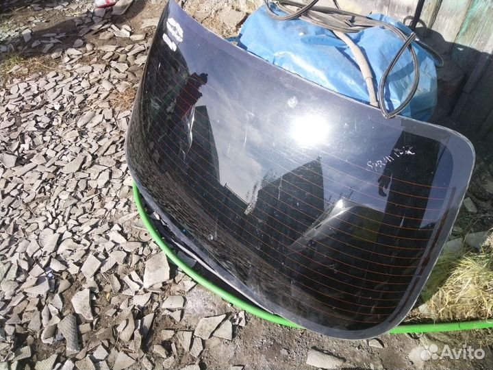 Заднее стекло Toyota sprinter ae100