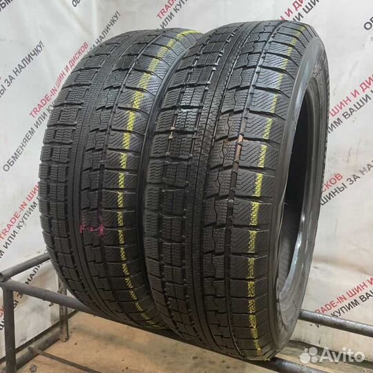 Toyo Winter Tranpath MK4a 215/60 R17 96Q