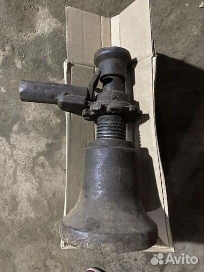 Домкрат зил. 5 тонн