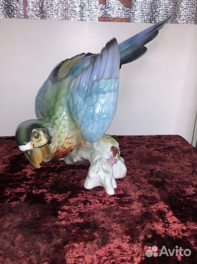 Фарфоровая Статуэтка Большой Попугай «Румыния»