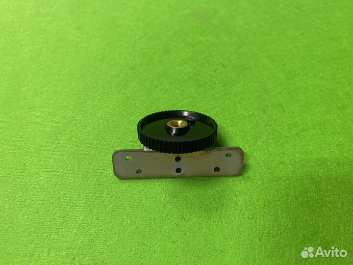 Колесо регулировки левого ремня