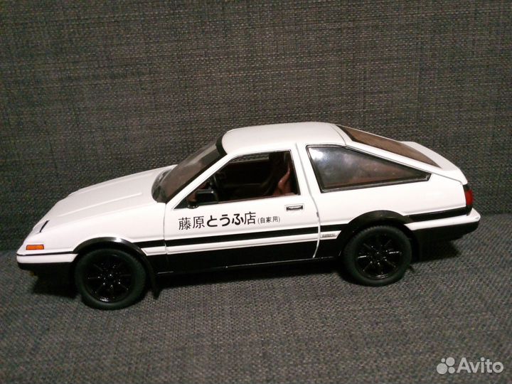 Игрушечная машина коллекционная Тойота