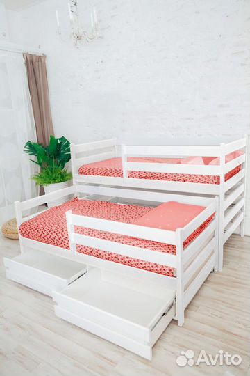 Кроватка выдвижная из массива детская матрешка эко