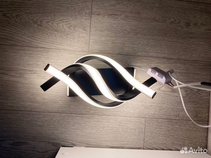 Светодиодный светильник настенный