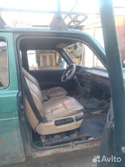 LADA 4x4 (Нива) 1.7 МТ, 2002, 100 000 км