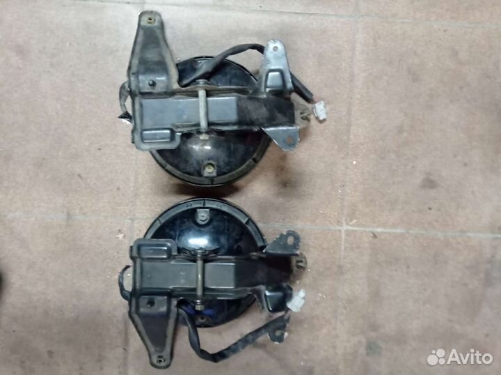 Противотуманные фары Toyota Lite Ace Noah