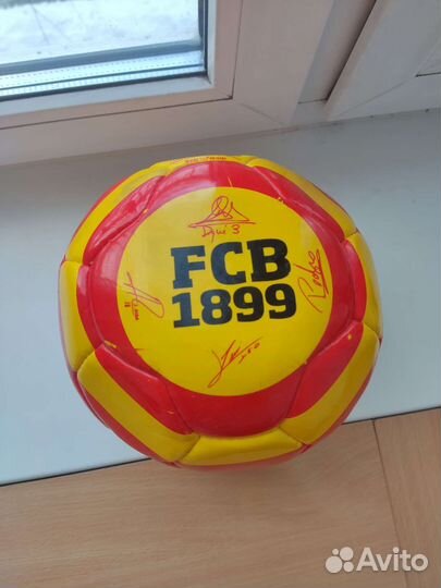 Футбольный мяч из барселоны