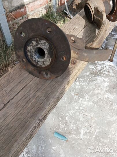 Поворотные кулаки на ниву