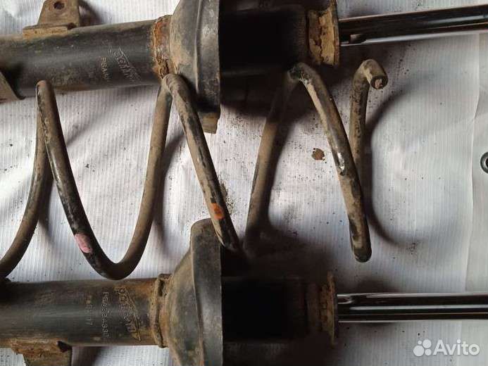 Стойки Тойота Авенсис пер