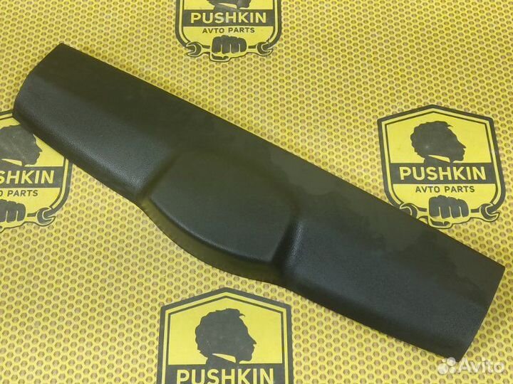 Обшивка крышки багажника верхняя задняя Mitsubishi