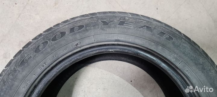 Goodyear EfficientGrip 235/60 R17 102V