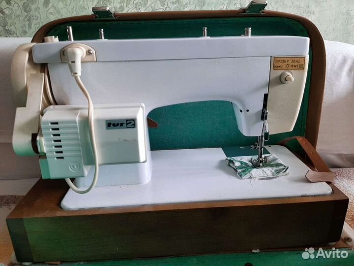 Швейная машина Чайка 132