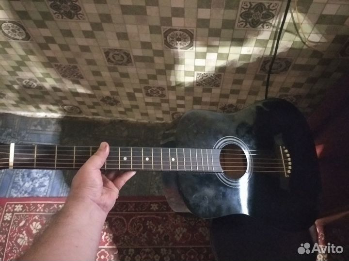 Акустическая гитара