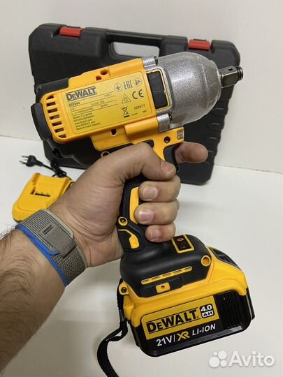 Гайковерт аккумуляторный мощный DeWalt 600