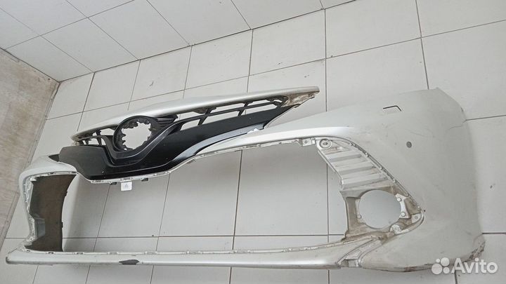 Бампер передний Toyota Camry