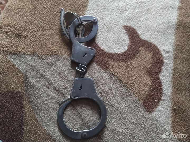 Полицейские наручники