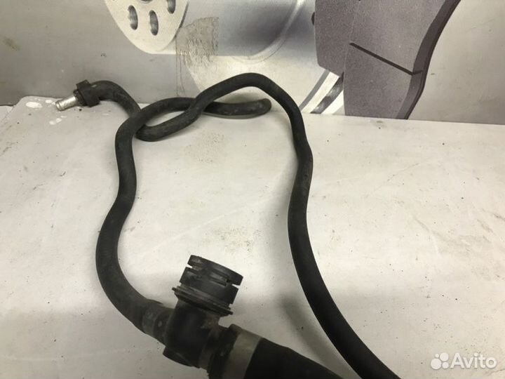 Патрубок системы охлаждения Mercedes-Benz E-Class