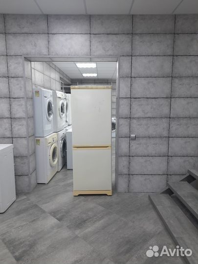 Холодильник Stinol 101 L