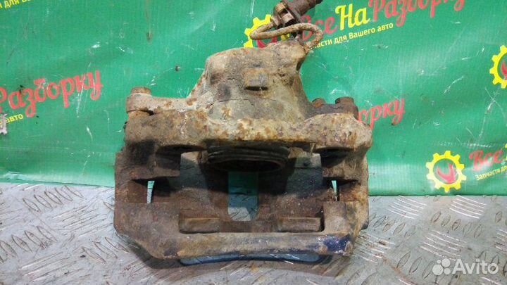 Суппорт передний правый Volkswagen Passat B4 седан