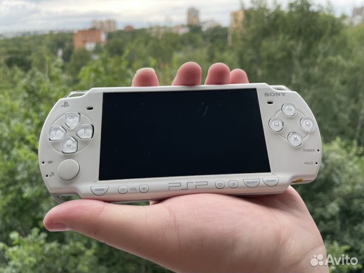 Игровая приставка Sony Psp 2000 прошита