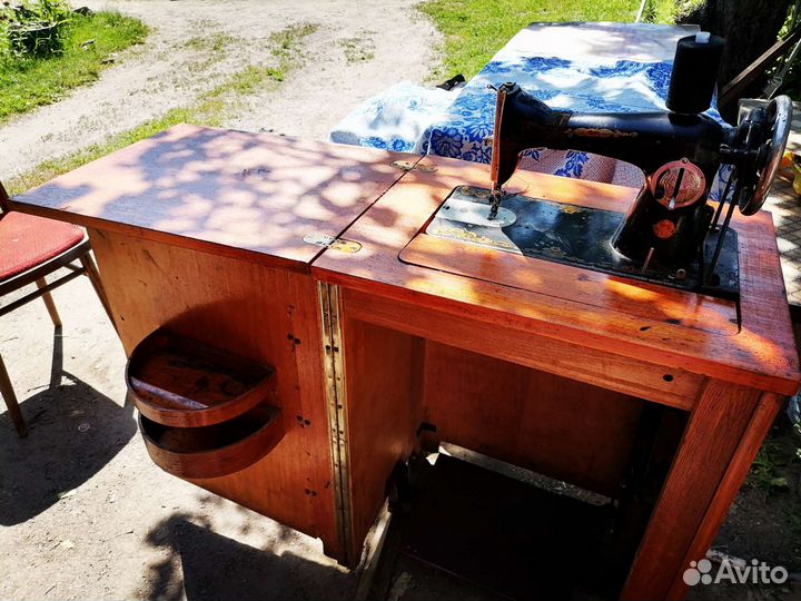 Швейная машина Подольск ножная