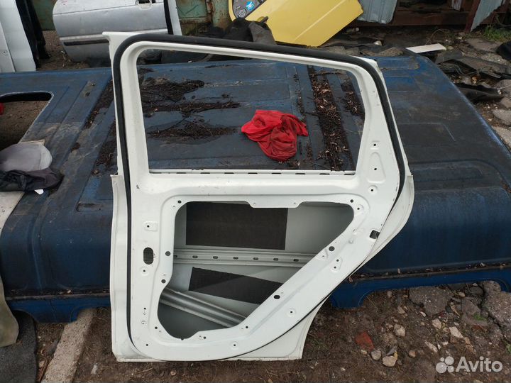 Дверь Мерседес Б246