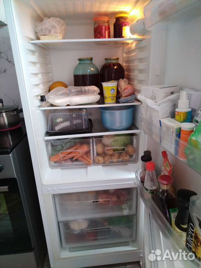 Холодильник бу. dexp