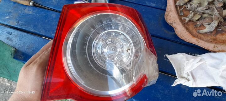 Задний фонарь на VW Jetta 5