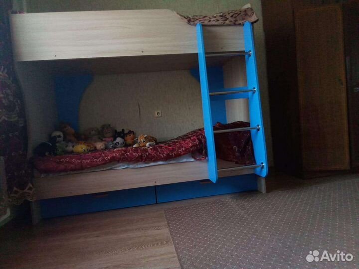 Двухъярусная кровать бу с 1 матрасам