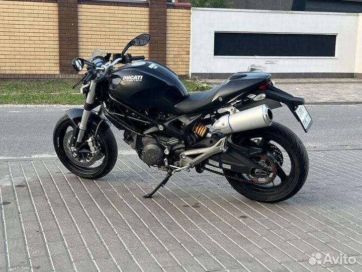 Ducati monster 696