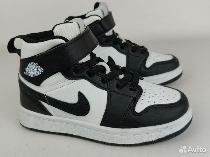 Кроссовки осенние детские Nike air Jordan 1