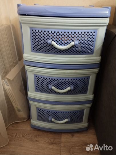 Комод пластиковый с ящиками