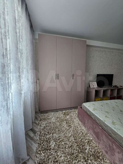 2-к. квартира, 64 м², 10/15 эт.
