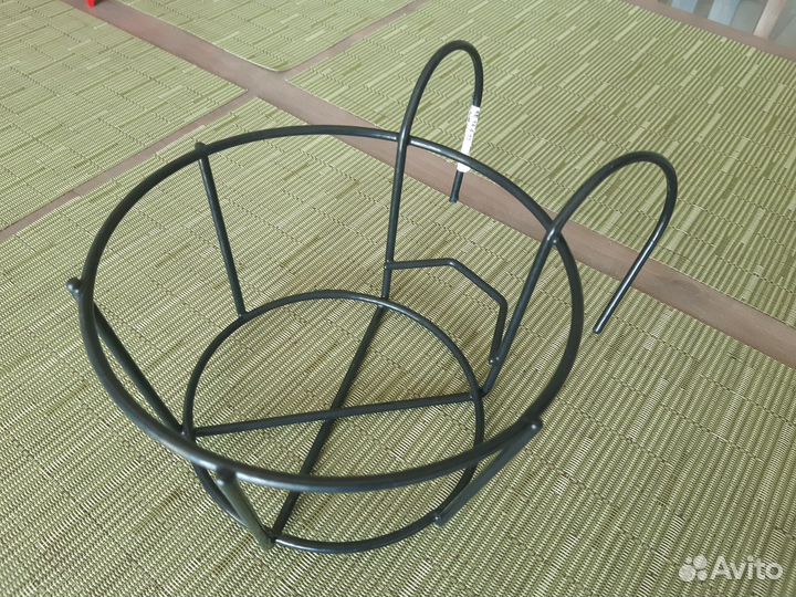 Подставка для цветов металлическая