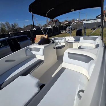 Катер Bayliner Element E16