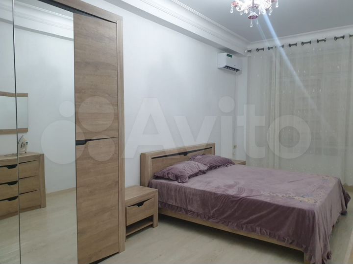 2-к. квартира, 76 м², 2/12 эт.