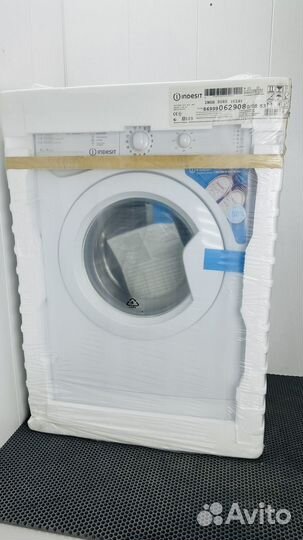Стиральная машина indesit 42см новая на 5кг запак