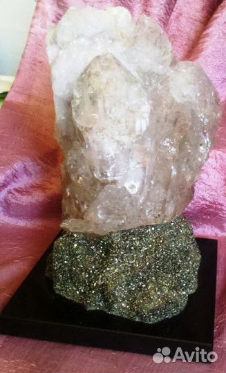 Друза кварца на подставке с подсветкой